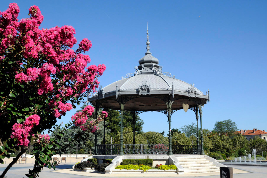 Kiosque Peynet à Valence © OT Valence
