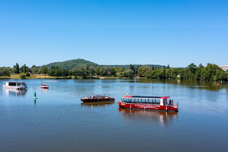 Plan d’eau et Mont Saint-Quentin ©SUTTEREVENT