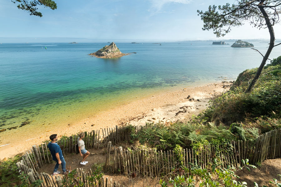 Sentier des douaniers et vue sur mer à Carantec © E.Berthier